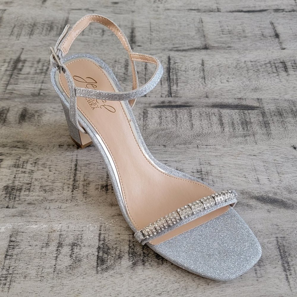Jewel Badgley Mischka Silver Glitter Charlee Embellished Sandal 8.5M